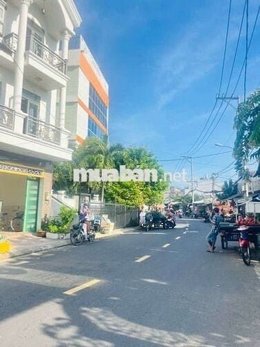 Căn góc nhà phố và CHDV 4 tầng góc 2MT Đường Ngay Chợ TCH 03.07