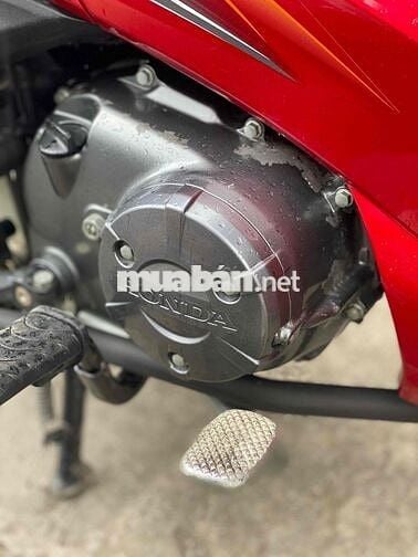 Mình cần bán hệ xe cọp fi 2014 xe trùm mền vỏ còn