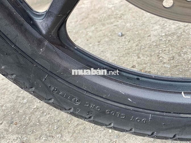 Mình cần bán hệ xe cọp fi 2014 xe trùm mền vỏ còn