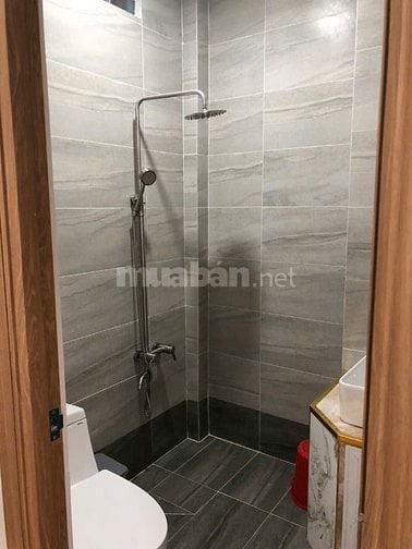 Cho thuê phòng trung tâm quận 1, đầy đủ tiện nghi, có balcon