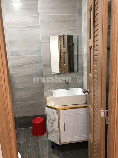 Cho thuê phòng trung tâm quận 1, đầy đủ tiện nghi, có balcon