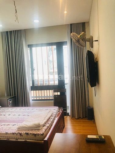 Cho thuê phòng trung tâm quận 1, đầy đủ tiện nghi, có balcon