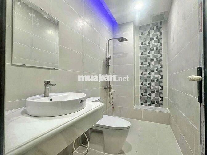 🏡 Cho Thuê Nhà Đường C1_6x18m, 1 Trệt 3 Lầu, Chủ Vừa Sơn Sửa Mới.