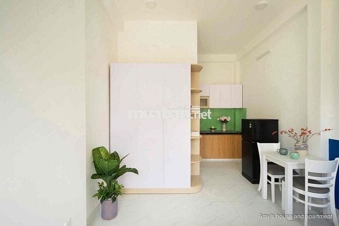 Cho Thuê Căn Hộ Ban Công, Full nội thất gần Ngã Tư Hàng Xanh, Q1,Q2,Q3