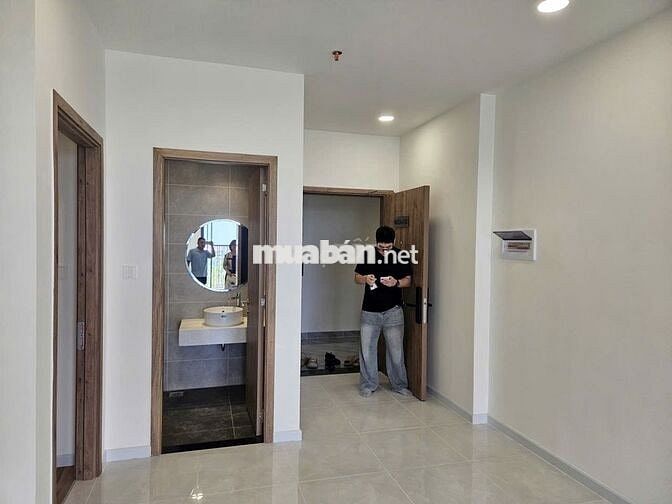 Chính chủ cần bán căn The Maison 2PN, full NT, tầng cao thoáng mát!