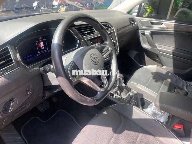 Cty thanh lý 2022 Luxury S - 38000 km