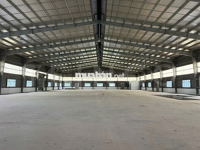 Kho xưởng bãi 5.416m² nhà kho xây dựng 3.572m² có PCCC và điện 3 pha