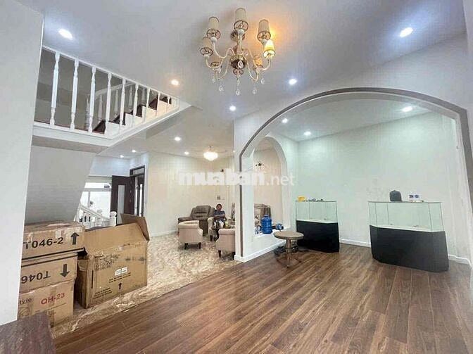 Bán Căn Nhà 1/ Đường Hoàng Diệu 2, 3 Phòng Ngủ, 3 WC Hoàn Công Đầy Đủ