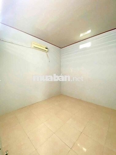 Nhà trệt lầu 4 phòng ngủ lộ oto mặt tiền đường Trần Văn Nghiêm