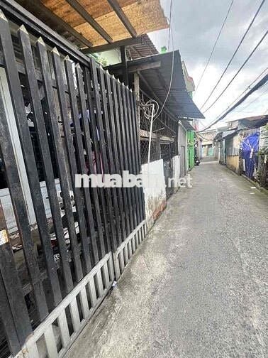 Nhà phố cầu Rạch Đĩa. Giáp Kdc Phước Kiển A. HXH quay đầu