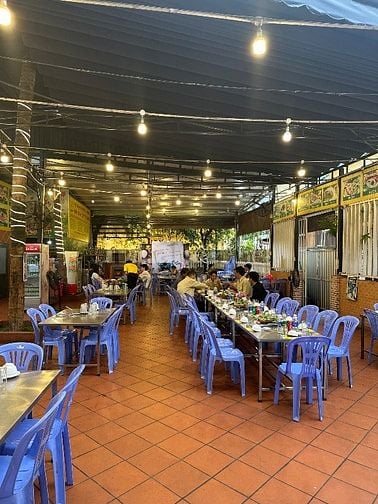 Cần Tuyền Gấp Phục Vụ Quán Bò Tơ Năm Sánh Quyết Thắng