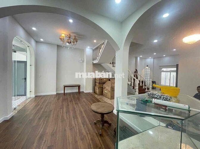 Bán Căn Nhà 1/ Đường Hoàng Diệu 2, 3 Phòng Ngủ, 3 WC Hoàn Công Đầy Đủ