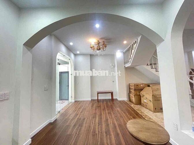 Bán Căn Nhà 1/ Đường Hoàng Diệu 2, 3 Phòng Ngủ, 3 WC Hoàn Công Đầy Đủ