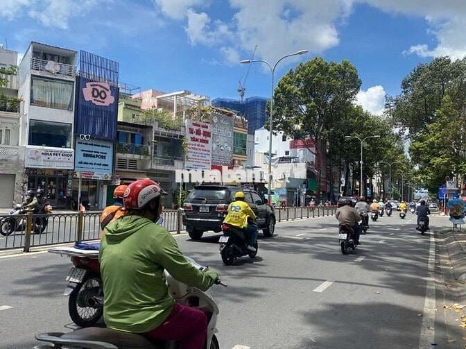 Mặt tiền đường 3 tháng 2 kinh doanh sầm uất 5tỷ9