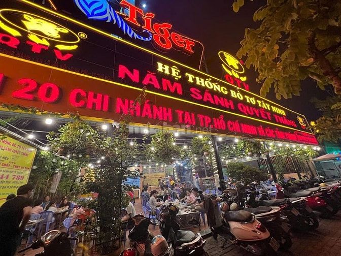 Cần Tuyền Gấp Phục Vụ Quán Bò Tơ Năm Sánh Quyết Thắng