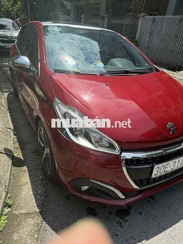 Peugeot 208 2016 1.6L AT - 73000 km