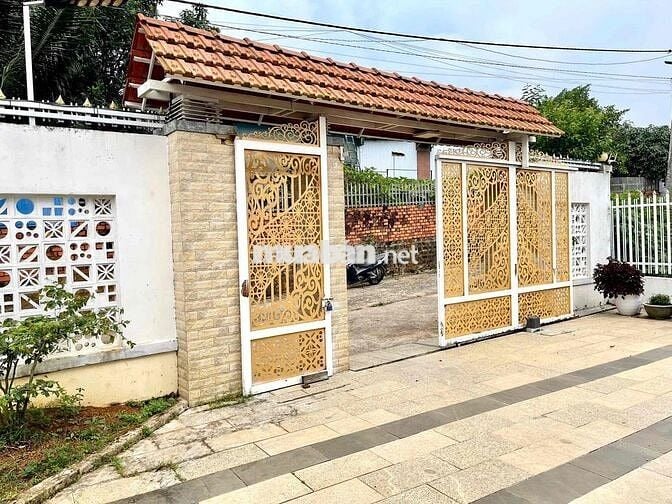 Biệt thự trung tâm Phường 1 TP.Bảo Lộc 370m2 sẵn thổ cư giá tốt