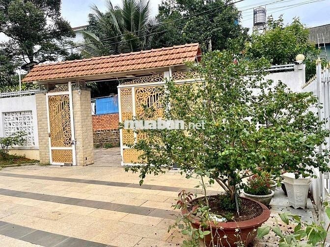 Biệt thự trung tâm Phường 1 TP.Bảo Lộc 370m2 sẵn thổ cư giá tốt