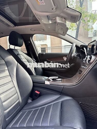 Mercedes Benz C200 Exclusive - 42.000 dặm 2019