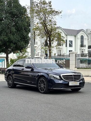 Mercedes Benz C200 Exclusive - 42.000 dặm 2019