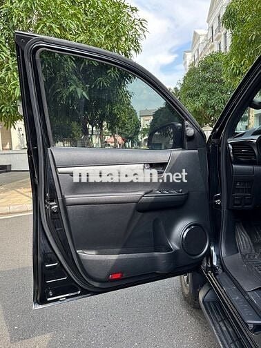 Toyota Hilux 2.8L 4x4 AT Adventure 2021 Nhập Thái