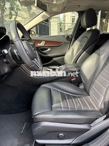 Mercedes Benz C200 Exclusive - 42.000 dặm 2019