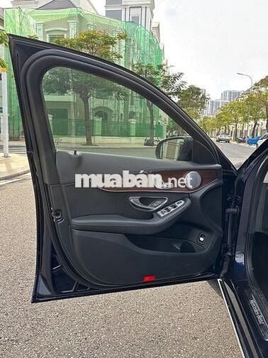 Mercedes Benz C200 Exclusive - 42.000 dặm 2019