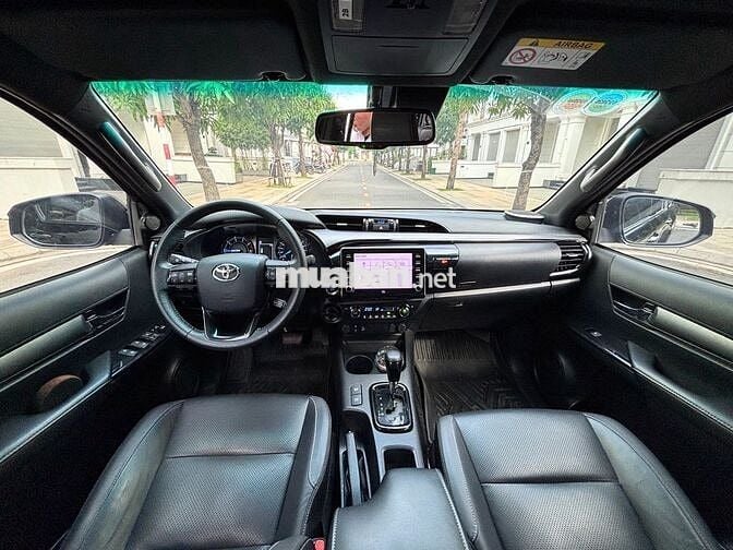 Toyota Hilux 2.8L 4x4 AT Adventure 2021 Nhập Thái