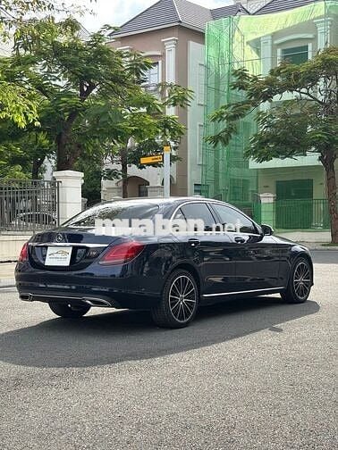 Mercedes Benz C200 Exclusive - 42.000 dặm 2019