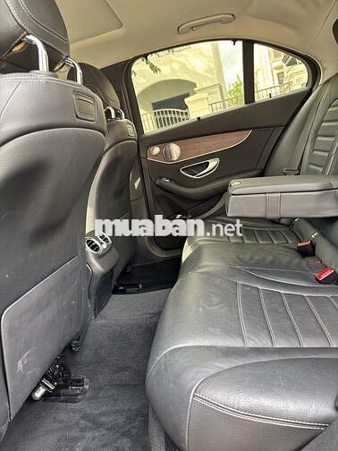Mercedes Benz C200 Exclusive - 42.000 dặm 2019