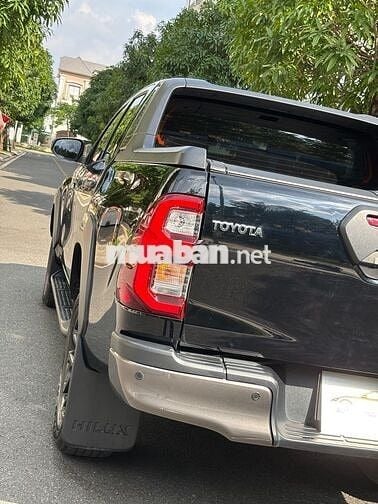Toyota Hilux 2.8L 4x4 AT Adventure 2021 Nhập Thái
