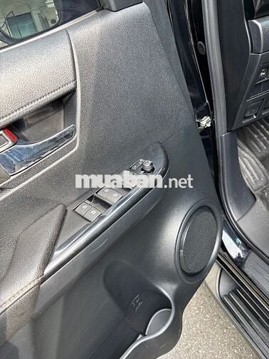 Toyota Hilux 2.8L 4x4 AT Adventure 2021 Nhập Thái