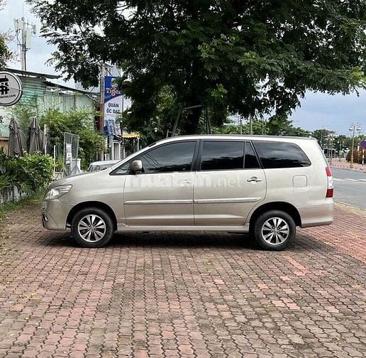 Toyota Innova 2015 V - 200000 km