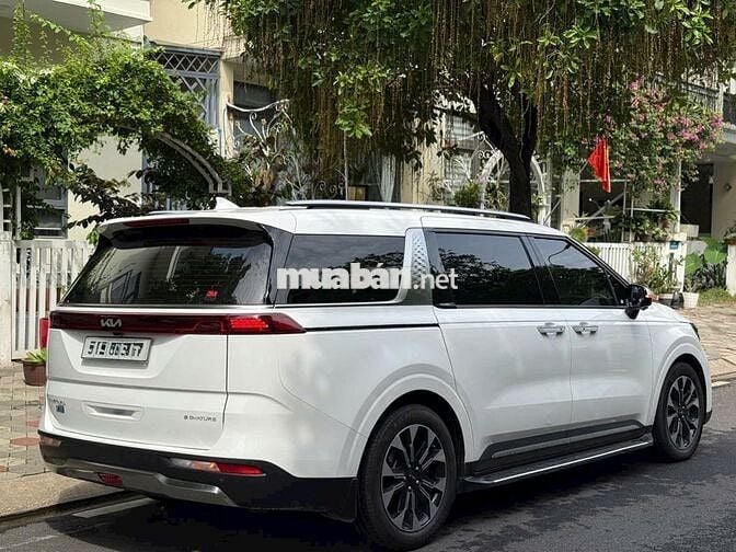Kia Carnival 2.2D Signature 7S - 2024 Sơn Zin 98%