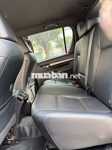 Toyota Hilux 2.8L 4x4 AT Adventure 2021 Nhập Thái