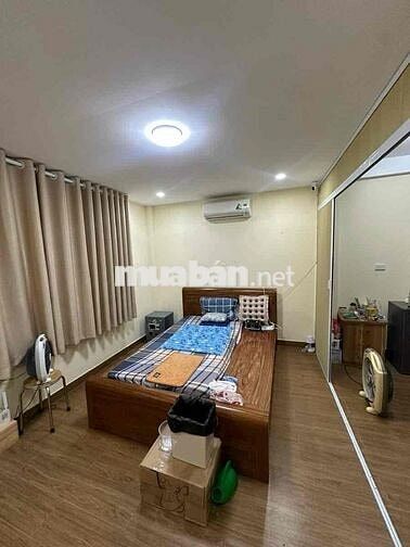 Lô Góc Lạc Long Quân 50m2 - 5 Tầng - 3 Ngủ - Gần Phố - Giá 9,8 Tỷ