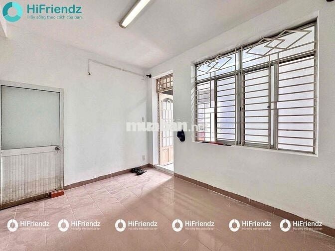 ban công tách bếp , 40m2 siêu rộng , Quốc lộ 50 giao vs đường số 10