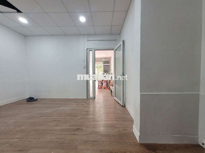 Cần cho thuê MB mới hoàn thiện ngay chợ Phạm Văn Hai - Lê Văn Sỹ