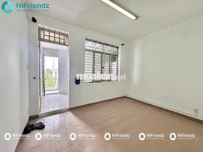 ban công tách bếp , 40m2 siêu rộng , Quốc lộ 50 giao vs đường số 10