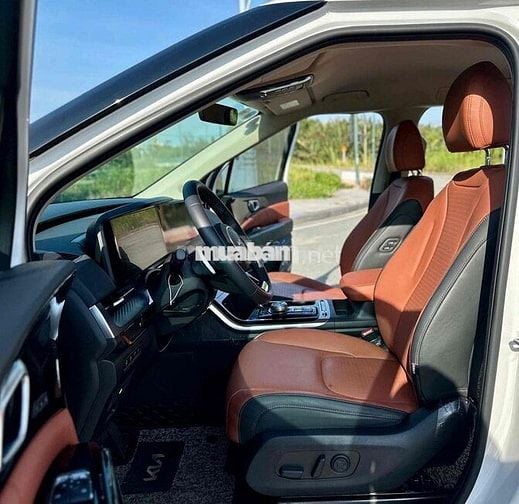 Kia Carnival 2024 Premium 2.2D 7S - 22000 km