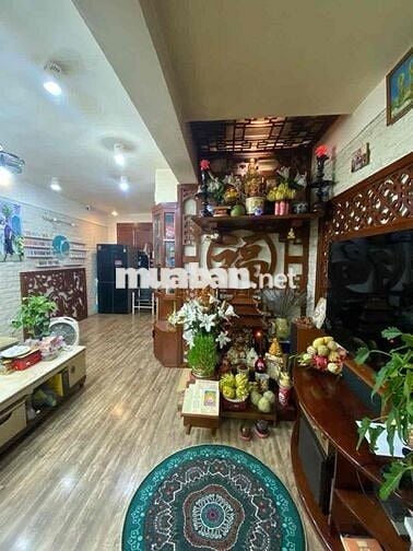 Quá hiếm - nhà đẹp phố Láng Hạ sổ đỏ 70m tầng 2 ô tô đỗ cửa 2 ngủ đẹp.