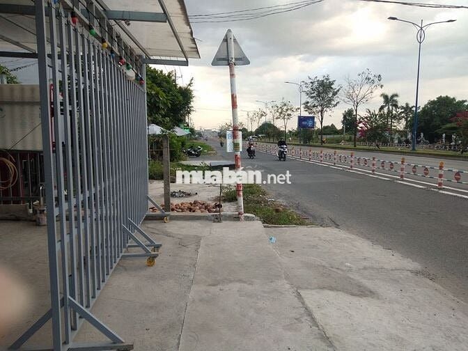 Cho thuê nhà mặt tiền Đặng Văn Trơn