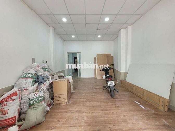 Cần cho thuê MB mới hoàn thiện ngay chợ Phạm Văn Hai - Lê Văn Sỹ