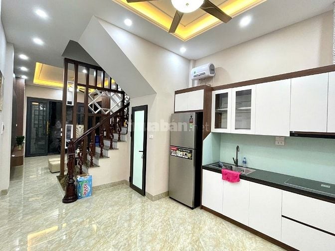 Nhà 45m² x 4 tầng | 11.6 tỷ- Khương Đình Thanh Xuân- có ban công thoán