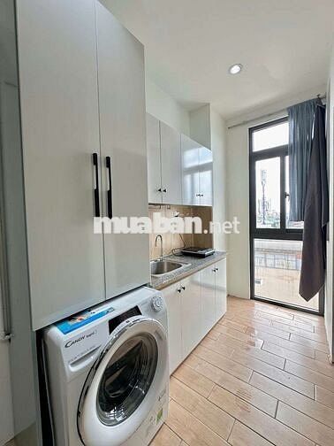 CH Studio Cửa Sổ Lầu Cao View City Thoáng Mát Full NT Thang Máy Hầm Xe