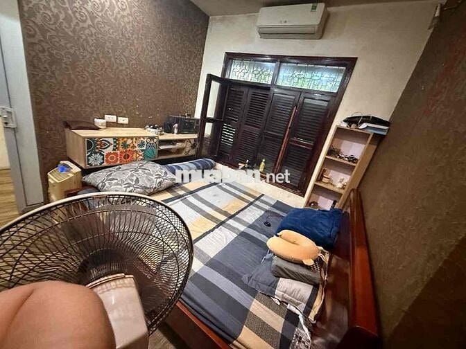 Quá hiếm - nhà đẹp phố Láng Hạ sổ đỏ 70m tầng 2 ô tô đỗ cửa 2 ngủ đẹp.