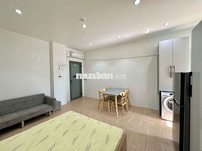CH Studio Cửa Sổ Lầu Cao View City Thoáng Mát Full NT Thang Máy Hầm Xe