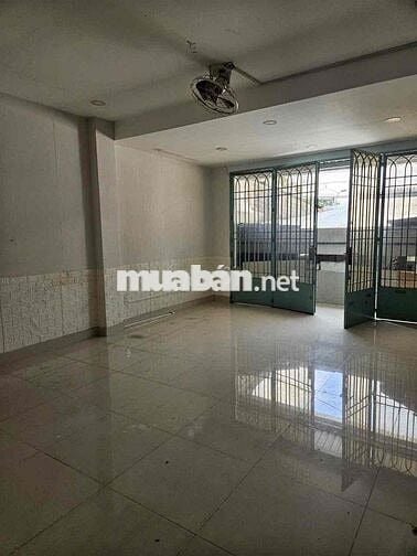 Cho Thuê phòng trọ - nhà tầng 1 diện tích 75m2 mặt tiền Quận 8
