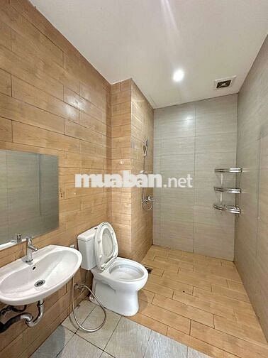 CH Studio Cửa Sổ Lầu Cao View City Thoáng Mát Full NT Thang Máy Hầm Xe
