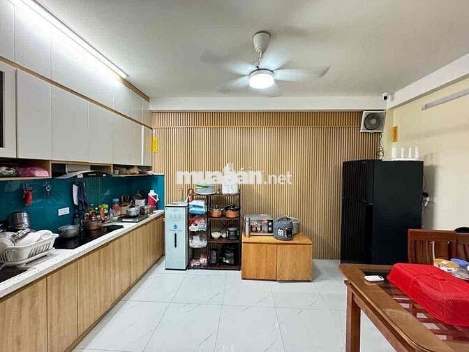 Lô Góc Lạc Long Quân 50m2 - 5 Tầng - 3 Ngủ - Gần Phố - Giá 9,8 Tỷ Lô Góc Lạc Long Quân 50m2 - 5 Tầng - 3 Ngủ - Gần Phố - Giá 9,8 Tỷ